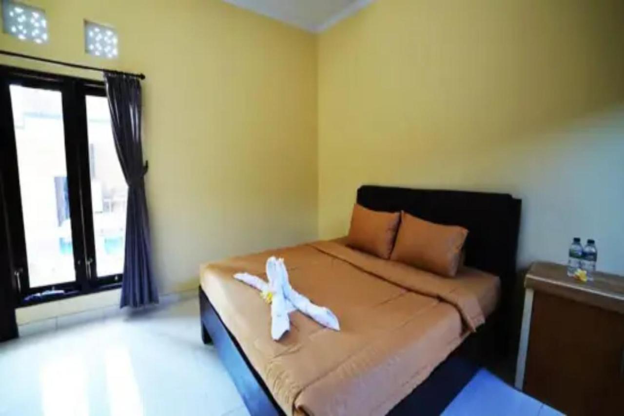 Oyo Flagship 91237 Ratu Guest House Kedunganan エクステリア 写真