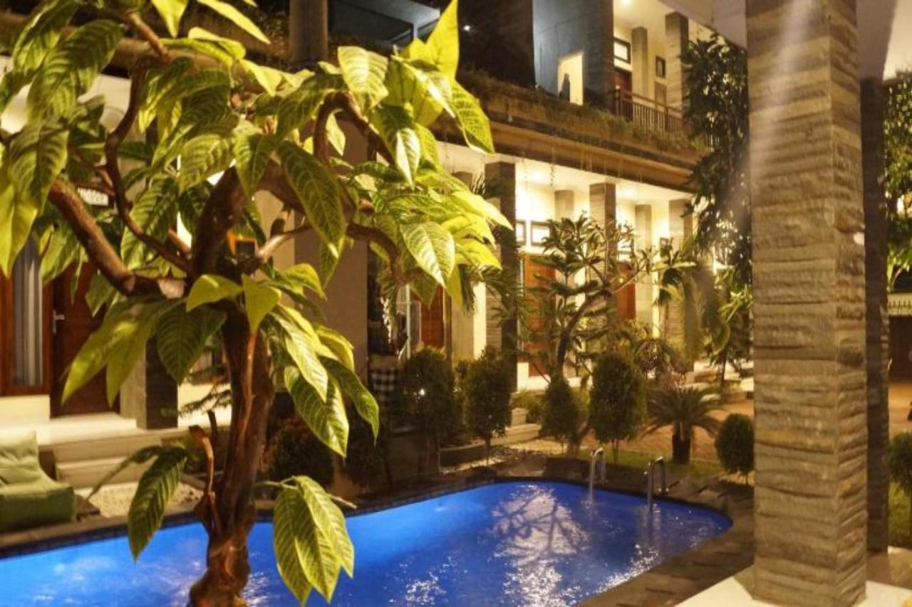 Oyo Flagship 91237 Ratu Guest House Kedunganan エクステリア 写真