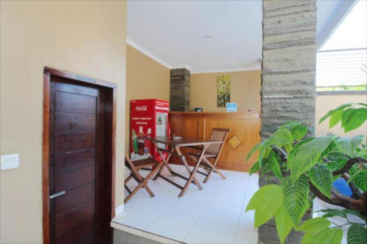Oyo Flagship 91237 Ratu Guest House Kedunganan エクステリア 写真