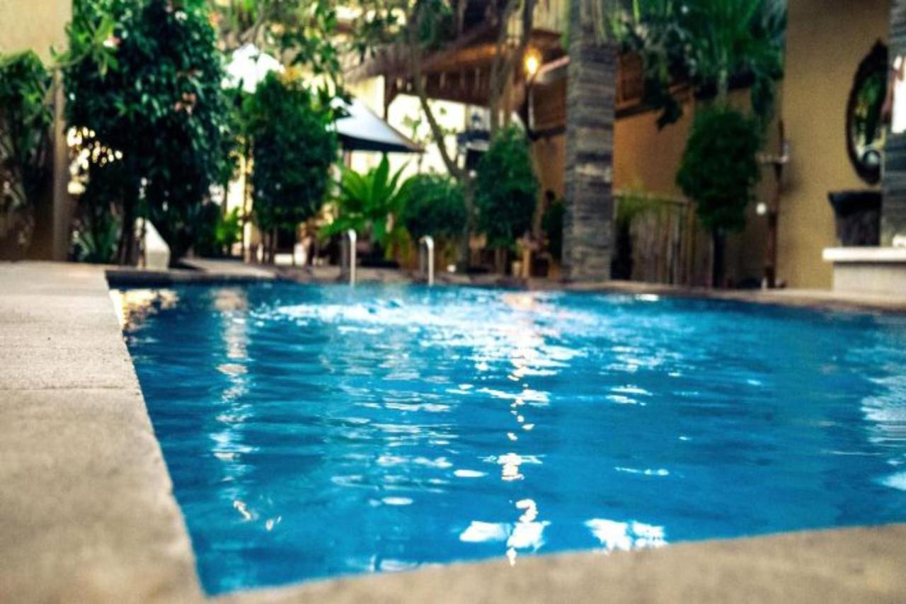Oyo Flagship 91237 Ratu Guest House Kedunganan エクステリア 写真