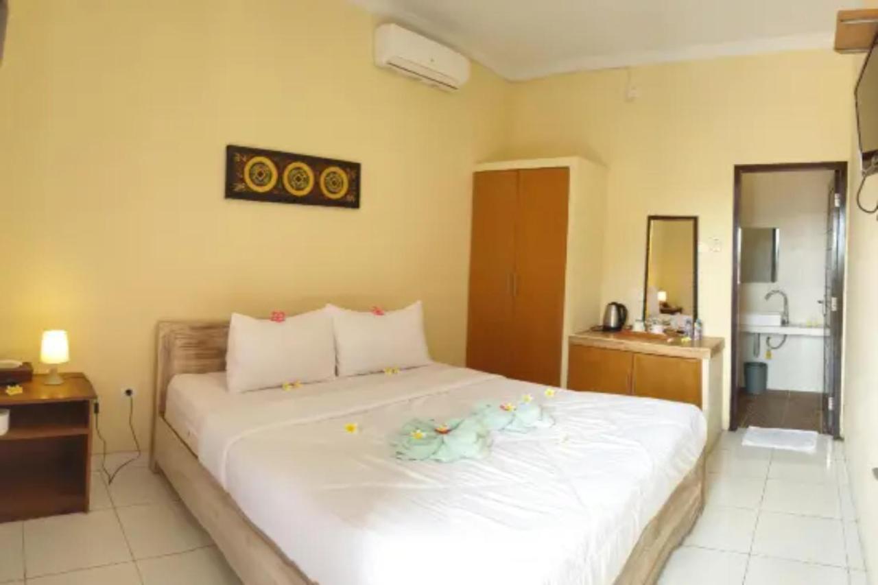 Oyo Flagship 91237 Ratu Guest House Kedunganan エクステリア 写真