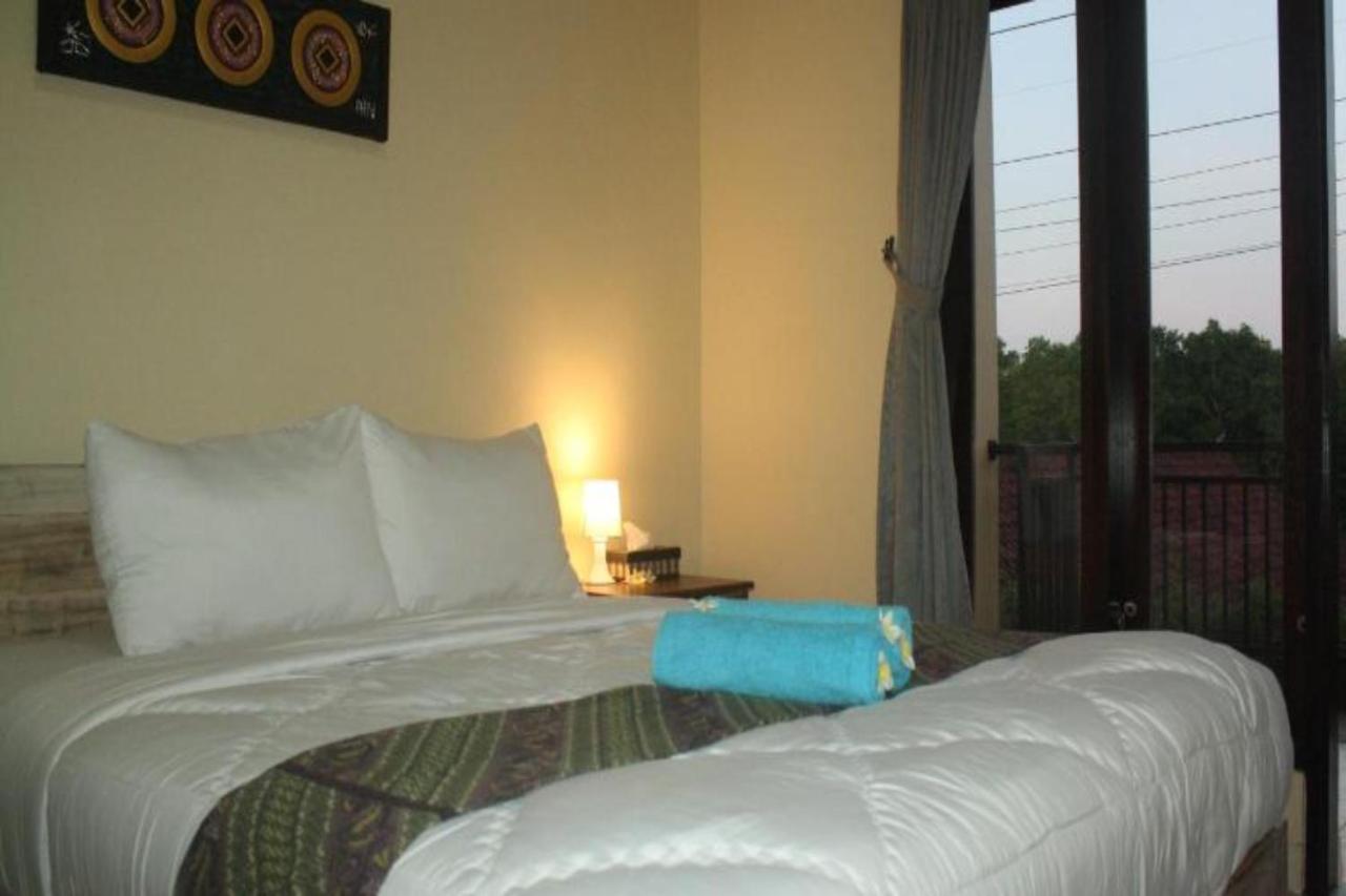 Oyo Flagship 91237 Ratu Guest House Kedunganan エクステリア 写真